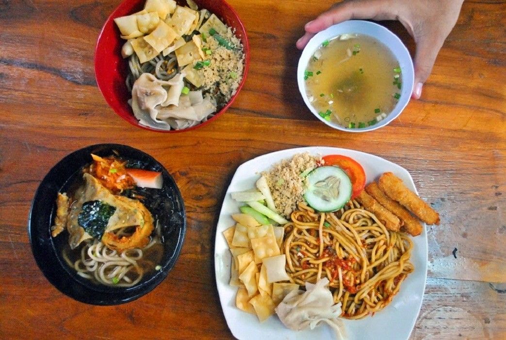 8 Rekomendasi Tempat Makan Mie Pedas di Surabaya, Berani Coba?