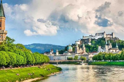 Kastil sampai Gua, Ini 8 Destinasi Favorit Saat Berkunjung Ke Austria!