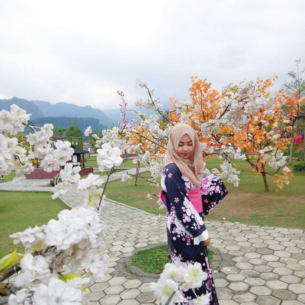 Bukan Jepang, 9 Tempat Wisata ala Negeri Sakura Ini Indonesia Punya, Lho!