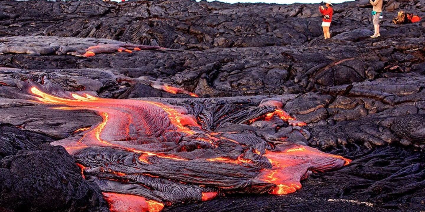 8 Lubang Terbuka Setelah Erupsi Gunung Berapi Hawaii