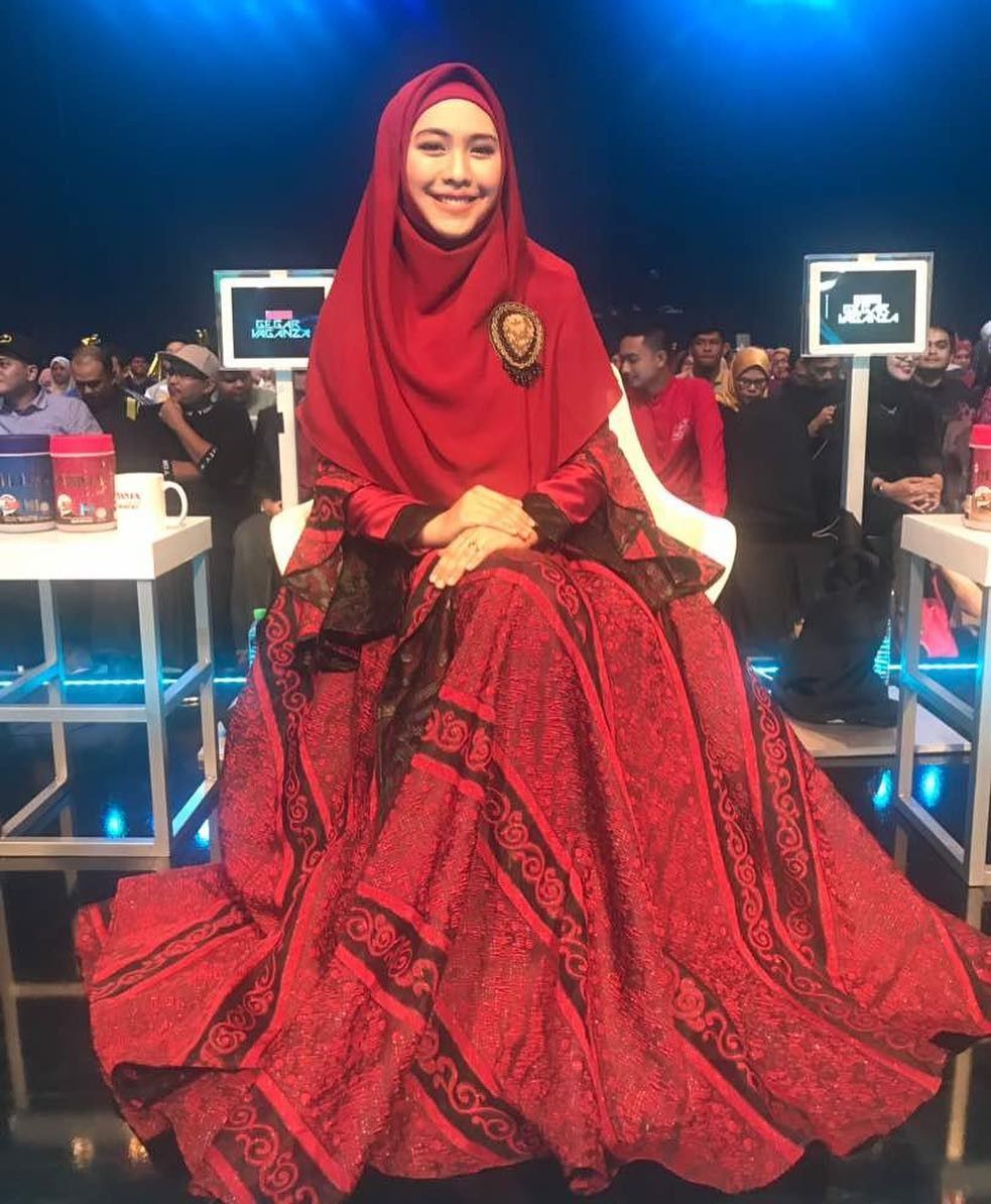 Baju Gamis Putih Polos Cocok Dengan Jilbab Warna Apa