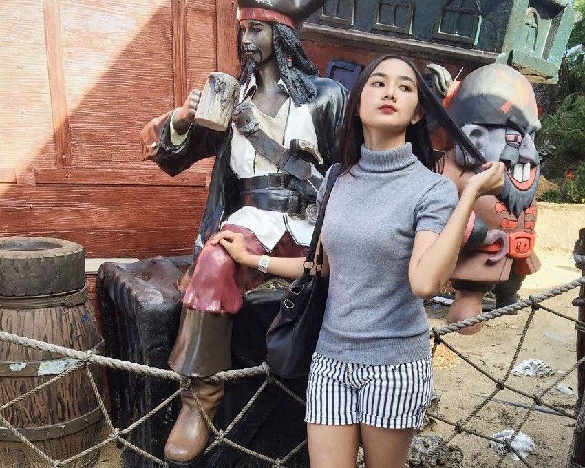 10 Style Kece Liburan Outdoor ala Yukiko Ayu, Selebgram Asli Surabaya