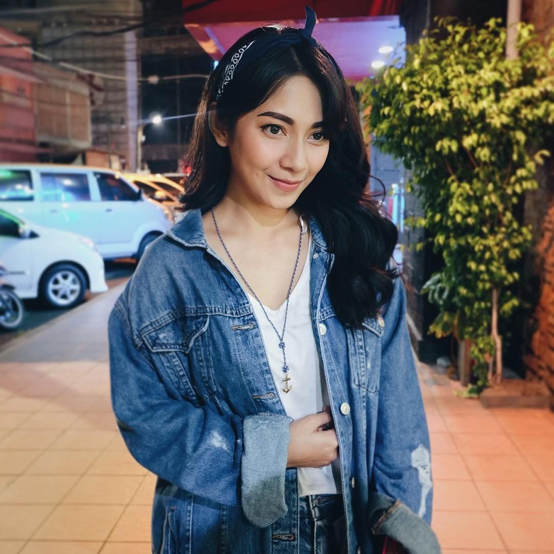 Karina dinda. Dinda Zakinna. Artis sinetron SCTV. Dinda Kirana Kiss. Kirana atisaumiya.