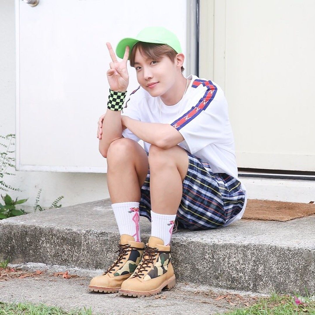 9 Colorfull Style ala JHope BTS, Siap Dicontek Bro!