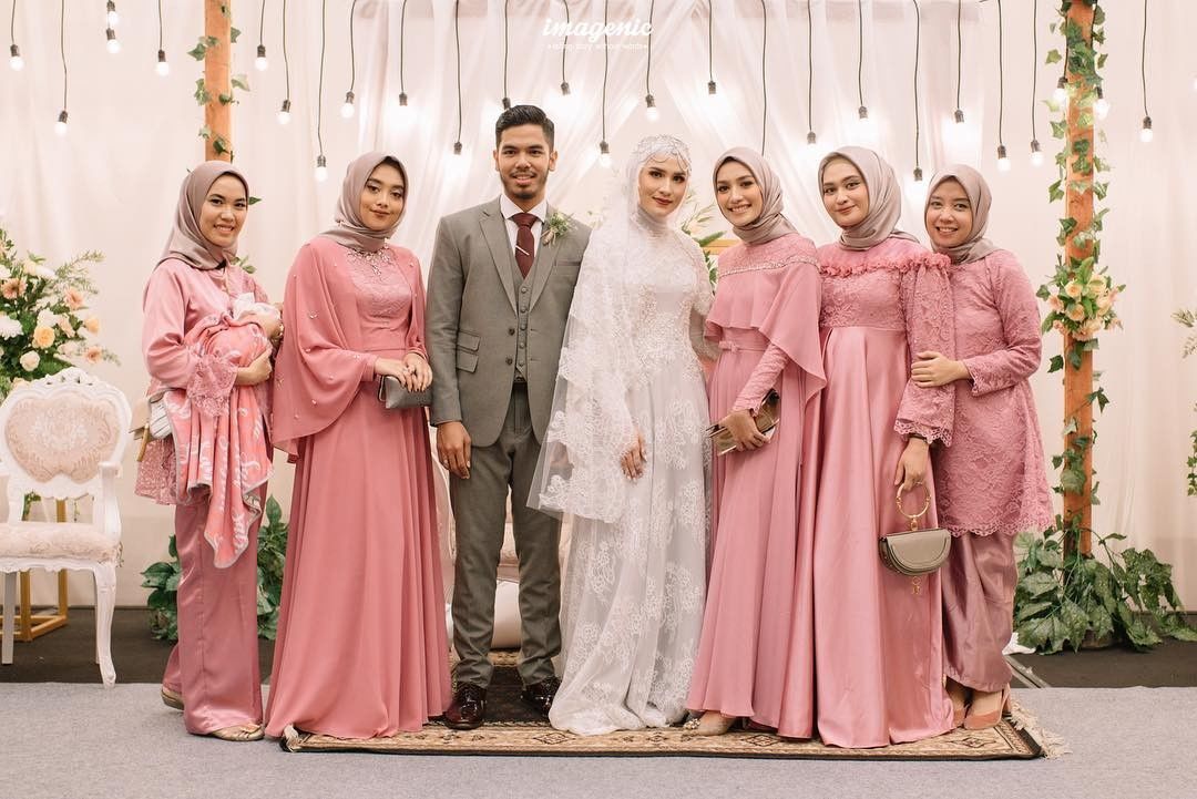 Contoh Baju Bridesmaid Non Hijab  Ide baju  bridesmaids  39 contoh model baju  brokat modern 