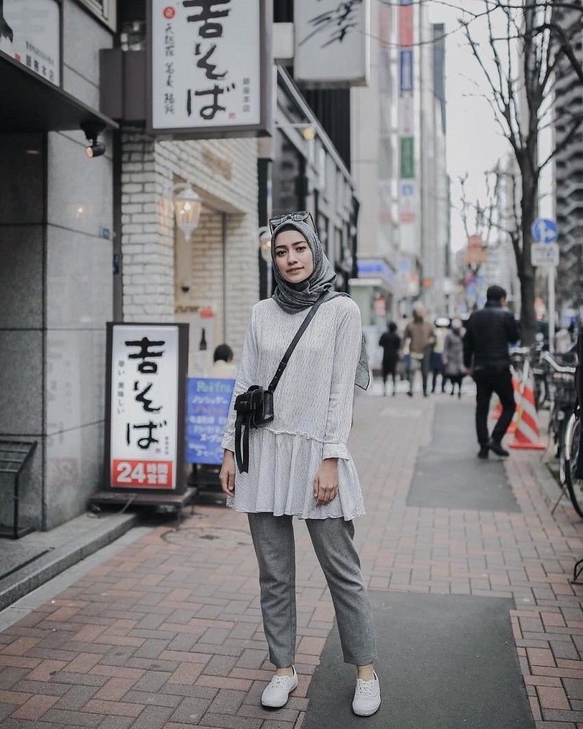 Ootd Style Hijab Traveling Simple