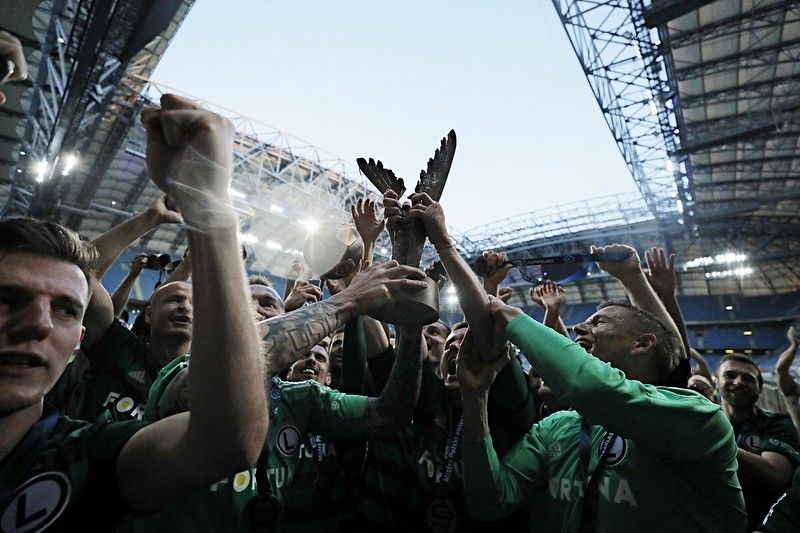 Fans Lawan Rusuh, Legia Warszawa Dianugerahi Juara Liga Polandia