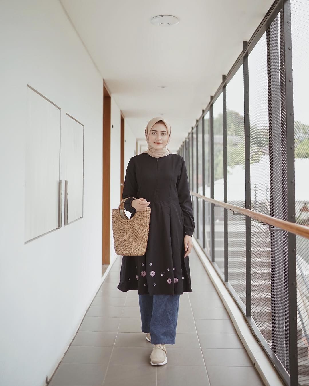 10 Inspirasi Outfit Hijab ala Selebgram, Pas Untuk Gaya Lebaran Nanti