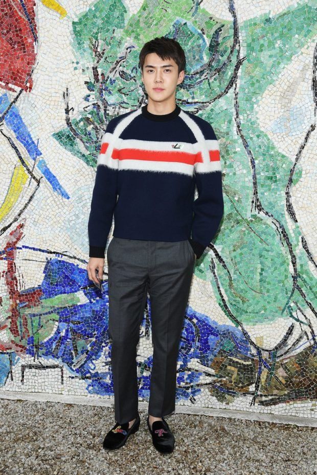 Terkenal Stylish, Ini 10 Inspirasi Gaya Casual ala Sehun EXO