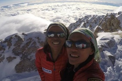 Menunggu Detik-detik Deedee & Hilda Gapai Puncak Everest
