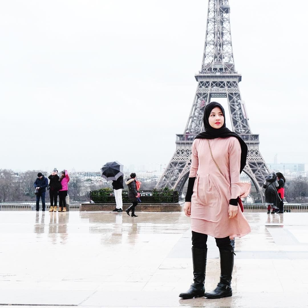 Untuk Para Hijab Traveller Coba Tiru 10 Gaya Hijab Natasha Rizky Ini