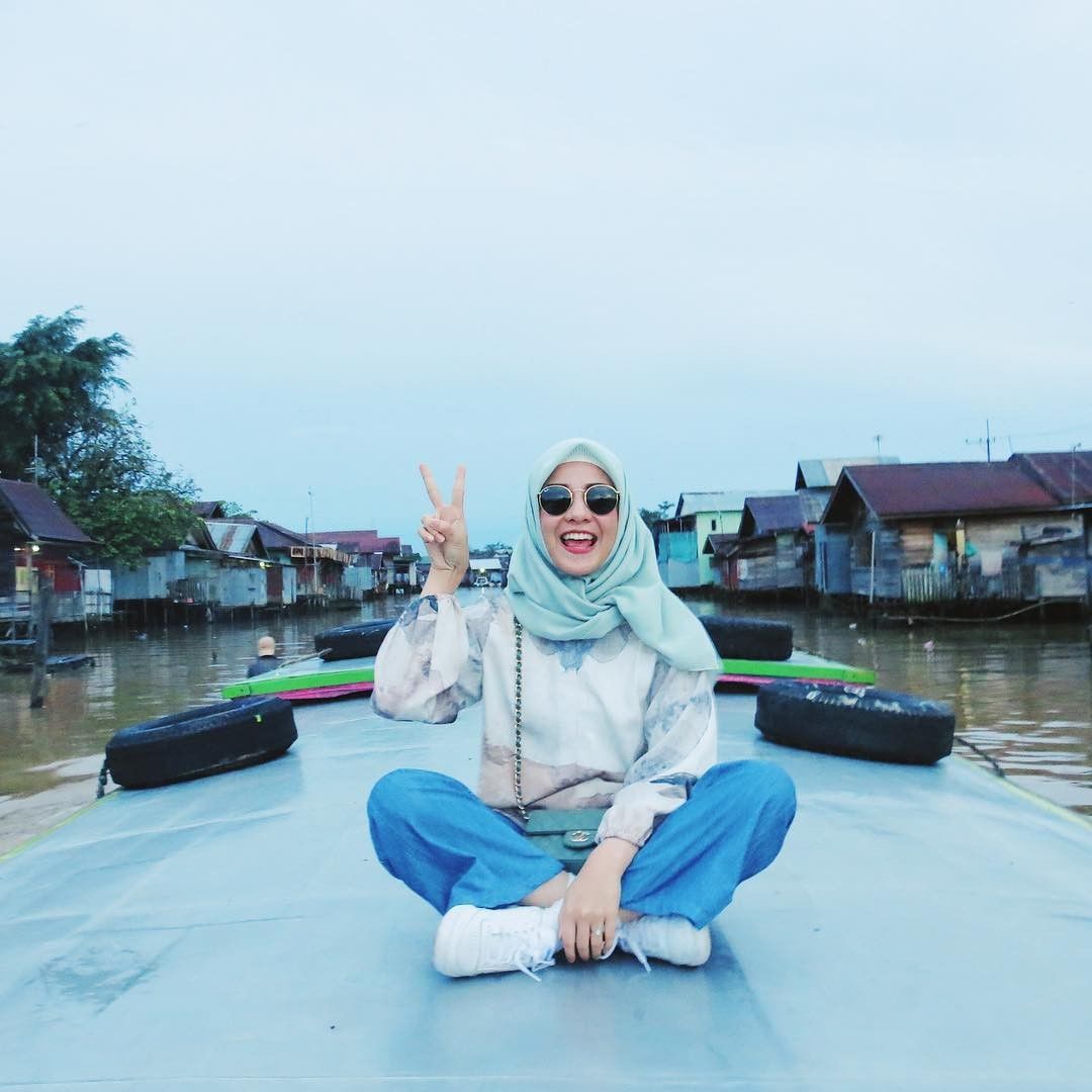 Untuk Para Hijab Traveller Coba Tiru 10 Gaya Hijab Natasha Rizky Ini