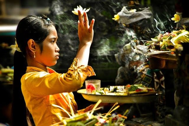 Mengenal 5 Aktivitas Umat Hindu Sehari Hari Di Bali