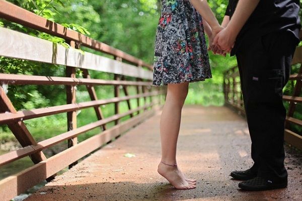 5 Alasan Kenapa Kamu Sulit Memaafkan Perselingkuhan Pacar, Trauma? 