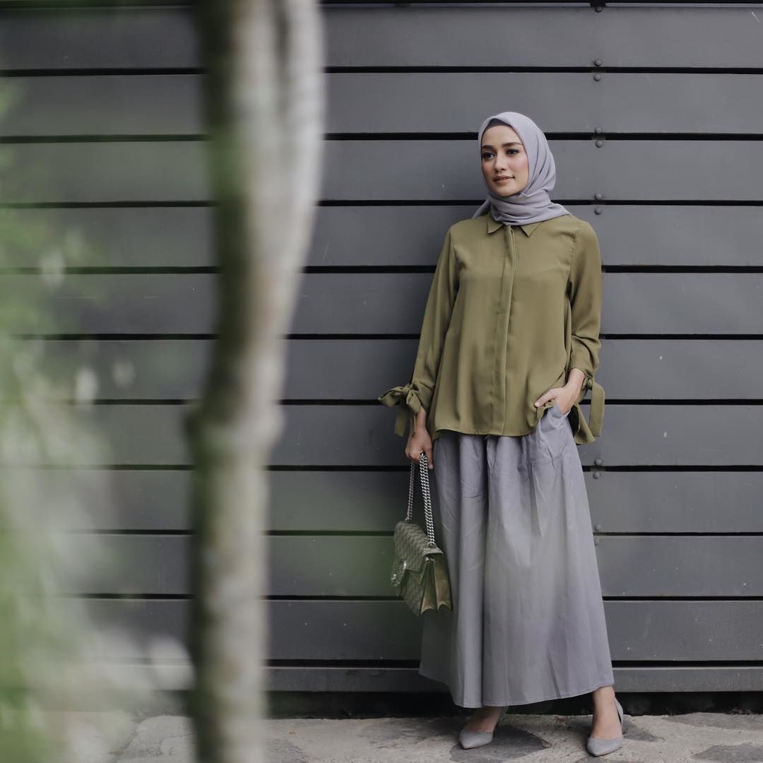  Warna Jilbab Untuk Baju Abu Abu Muda Ide Perpaduan Warna 