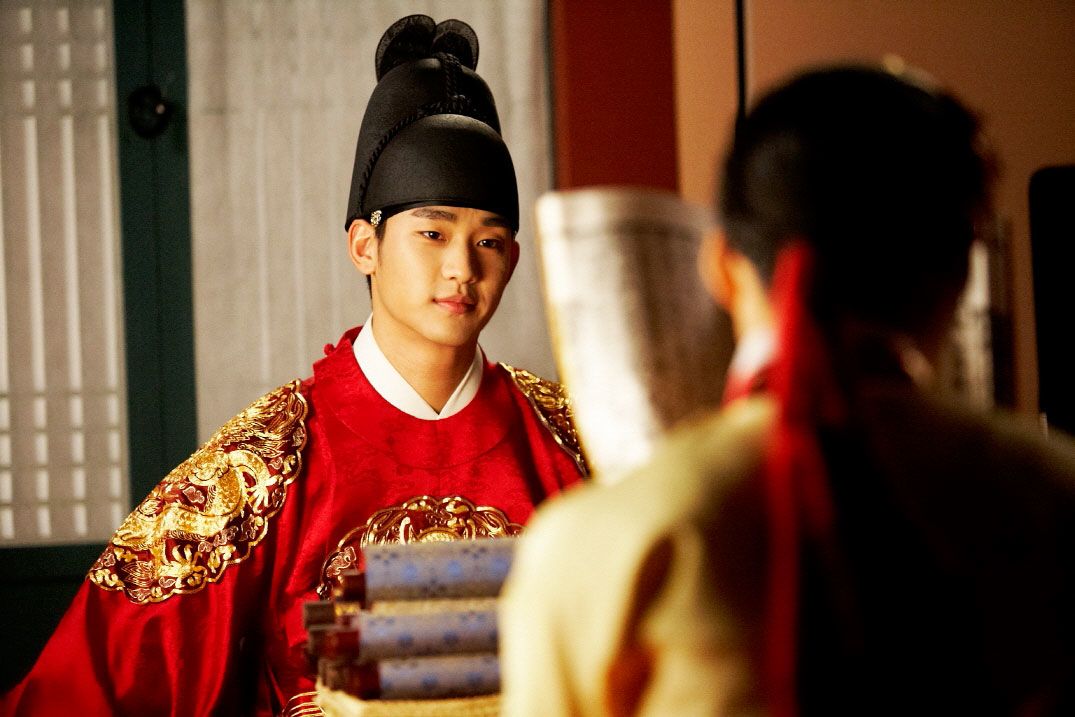 Sedang Wamil, 5 KDrama Kim Soo Hyun Ini Bisa Obati Rindumu