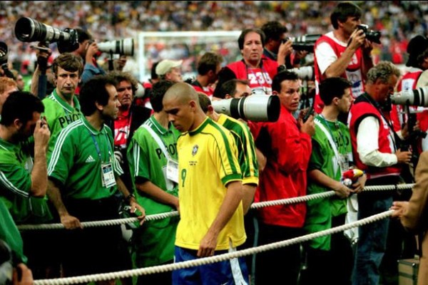 Emosi Bercampur Aduk, Inilah 10 Foto Final Piala Dunia Paling Diingat