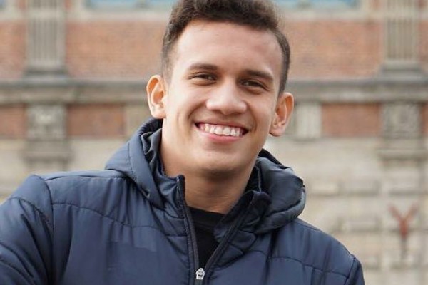 Gaya Mix And Match Ala Egy Maulana Vikri