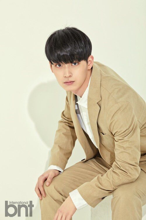 Potret Shin Jun Seop