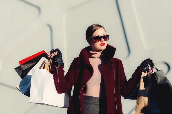 5 Tips Belanja Hemat Buat Cewek Doyan Shopping, Biar Tabungan Aman!