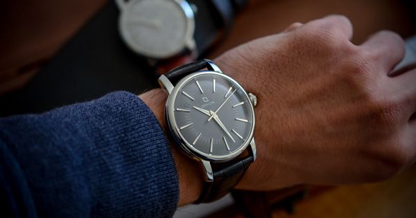 7 Tips Tampil Keren Saat Menggunakan Jam Tangan