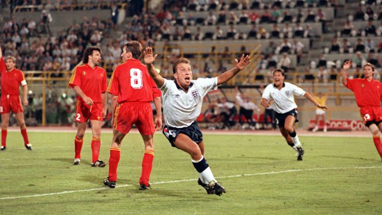 Jersey Merah Tentukan Kemenangan Inggris, Mitos atau Fakta?