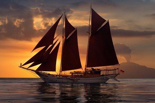 5 Fakta Unik Kapal Pinisi  Sang Legenda Maritim Indonesia