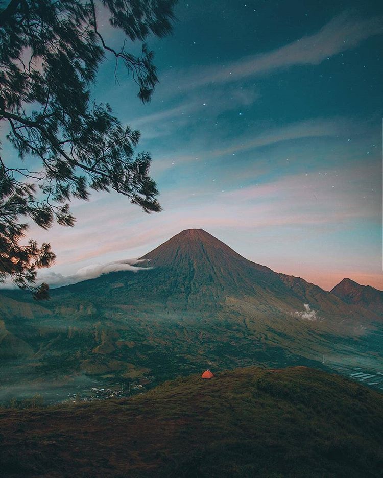 5 Mitos Mistis Gunung Rinjani, Pusat Terjadinya Gempa Lombok