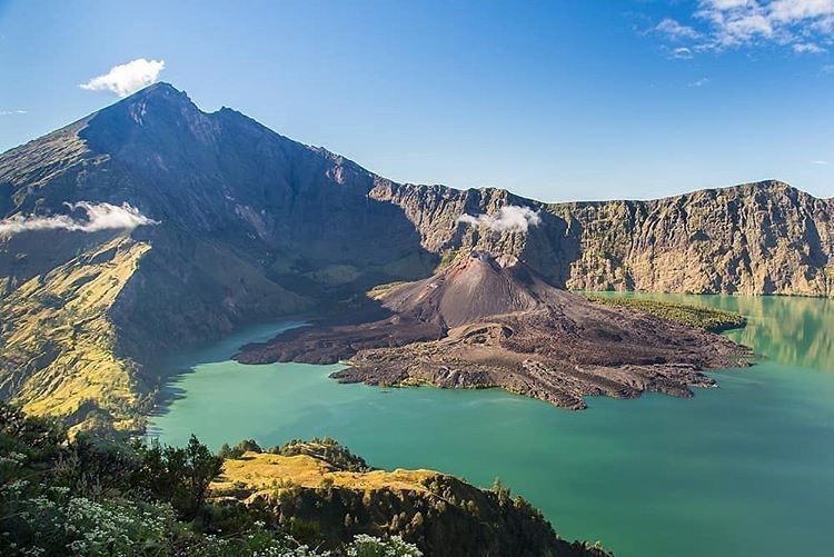 5 Mitos Mistis Gunung Rinjani, Pusat Terjadinya Gempa Lombok