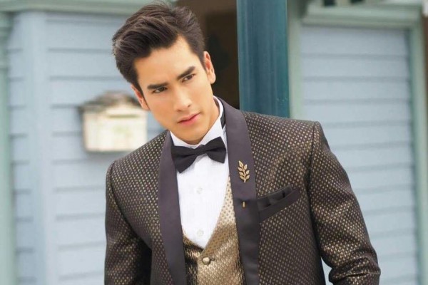 7 Pesona Nadech Kugumiya, Aktor Thailand yang Charming Bak Pangeran!