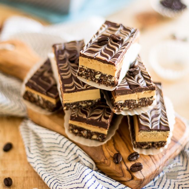 10 cookies. Печенье с лаймом шоколадное. Nanaimo Bars на блюде. Крекер шоколадный фото. Espresso cookie toppings.