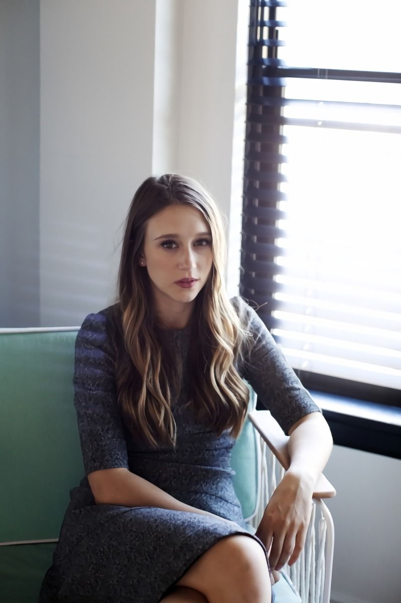 10 Potret Taissa Farmiga, Pemeran Sister Irene di Film The Nun