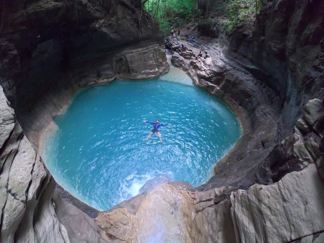 Bikin Adem Ini 7 Potret Keindahan Air Terjun Waimarang  