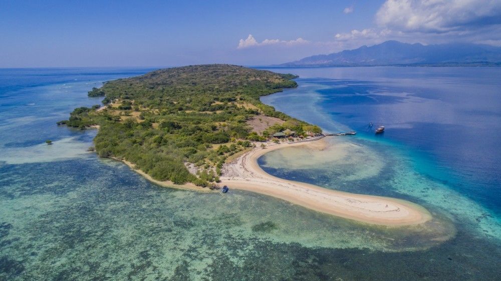  Pulau  Cantik Dekat  Bali  yang Buat Terpana