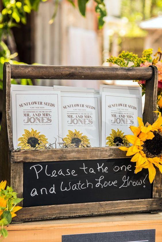 8 Simple Souvenir Inspirations for a Rustic Wedding Theme