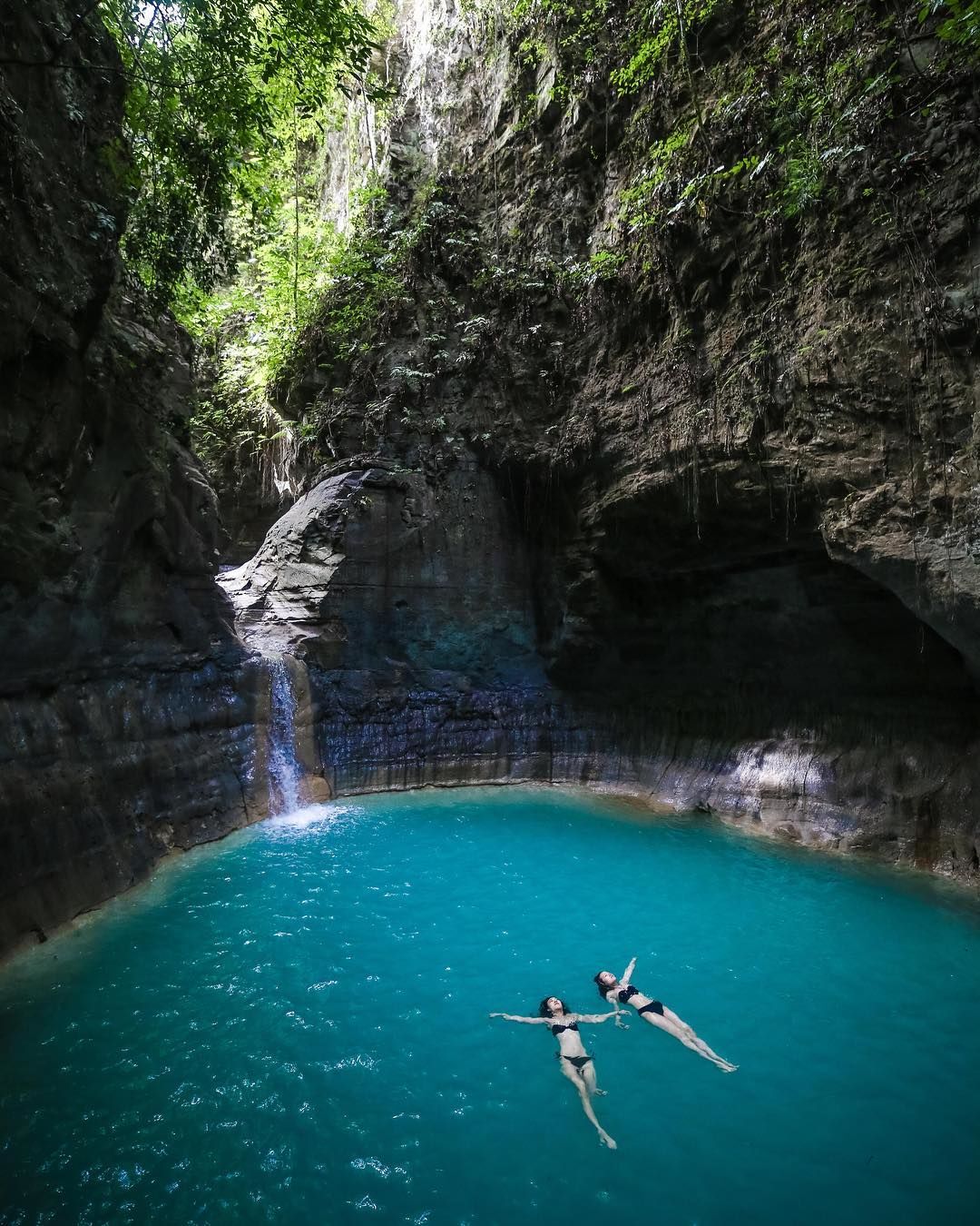 Bikin Adem Ini 7 Potret Keindahan Air Terjun Waimarang  