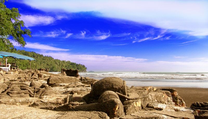 5 Pesona Bahari yang W ajib Dikunjungi di Sumatera Barat