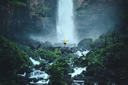 7 Potret Coban Kapas Biru, Nirwana di Lereng Semeru yang Bikin Takjub