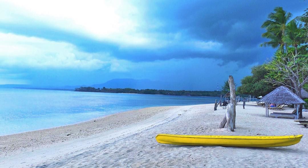 Berkunjung ke Pantai Sire yang Eksotis di Lombok Utara