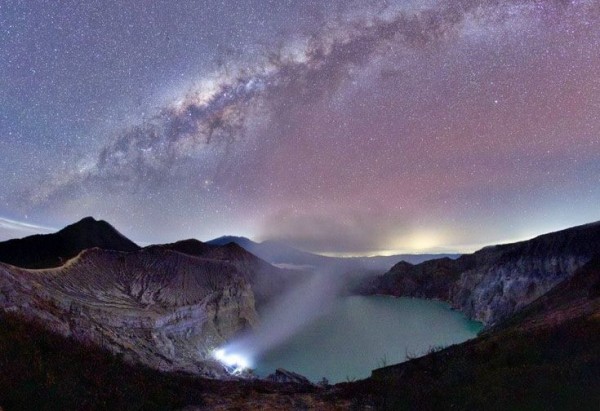 5 Spot Foto Terindah yang Harus Dikunjungi Saat Mendaki ke Kawah Ijen