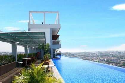 Keren, 6 Hotel di Semarang Ini Punya Infinity Pool Lho!