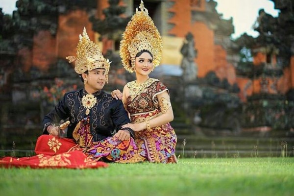  Pernikahan  adat Bali 