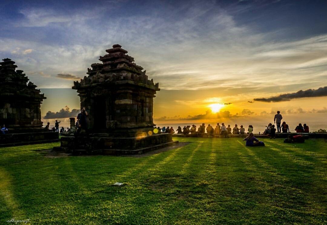 Bukan Cuma Borobudur 6 Candi Keren Ini Juga Wajib Kamu Kunjungi