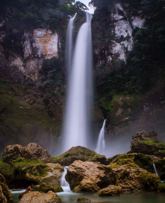 7 Air  Terjun  Kece di Sumba Buat  Kamu yang Merindukan 