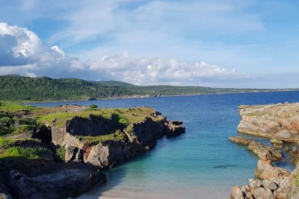 8 Potret Keindahan Pantai Tolanamon, Bius dari Alam di Pulau Rote