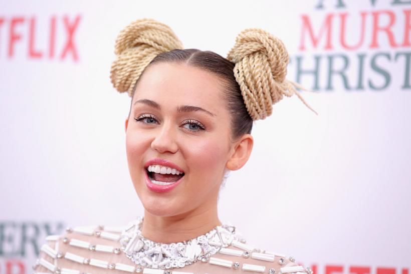 Hoax! 6 Selebritis Dunia Ini Pernah Diisukan Telah Meninggal Dunia