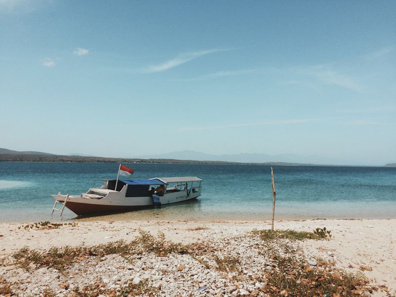 Plesiran ke NTB, 7 Destinasi Wisata Pulau Moyo Ini Wajib Disambangi