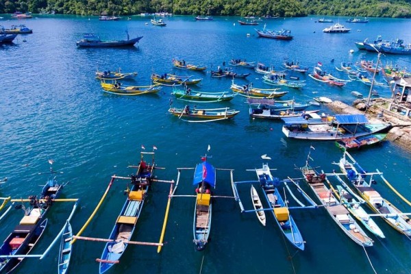 9 Pantai Anti Mainstream Di Malang Dengan Panorama Yang Indah