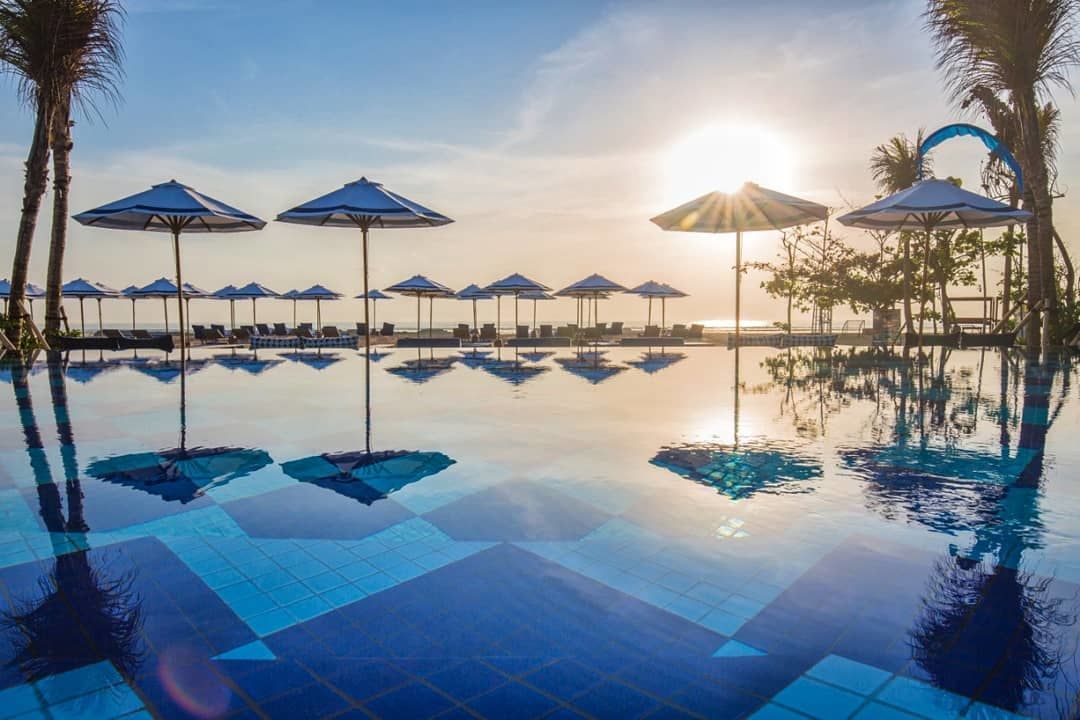Mau Chill Out Pinggir Pantai di Bali? Coba ke Manarai Beach House Yuk