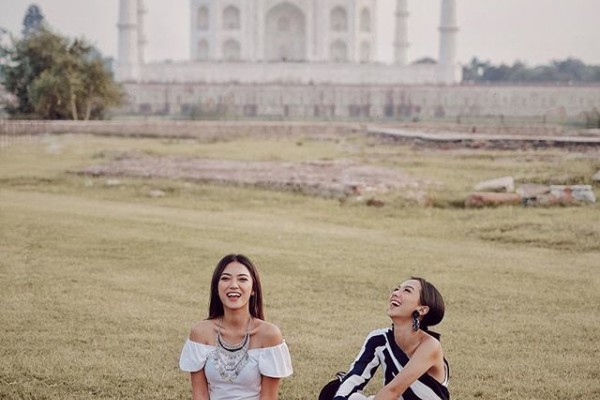 9 Potret Serunya Liburan Nazla Alifa & Dindra Nashriyah di India!